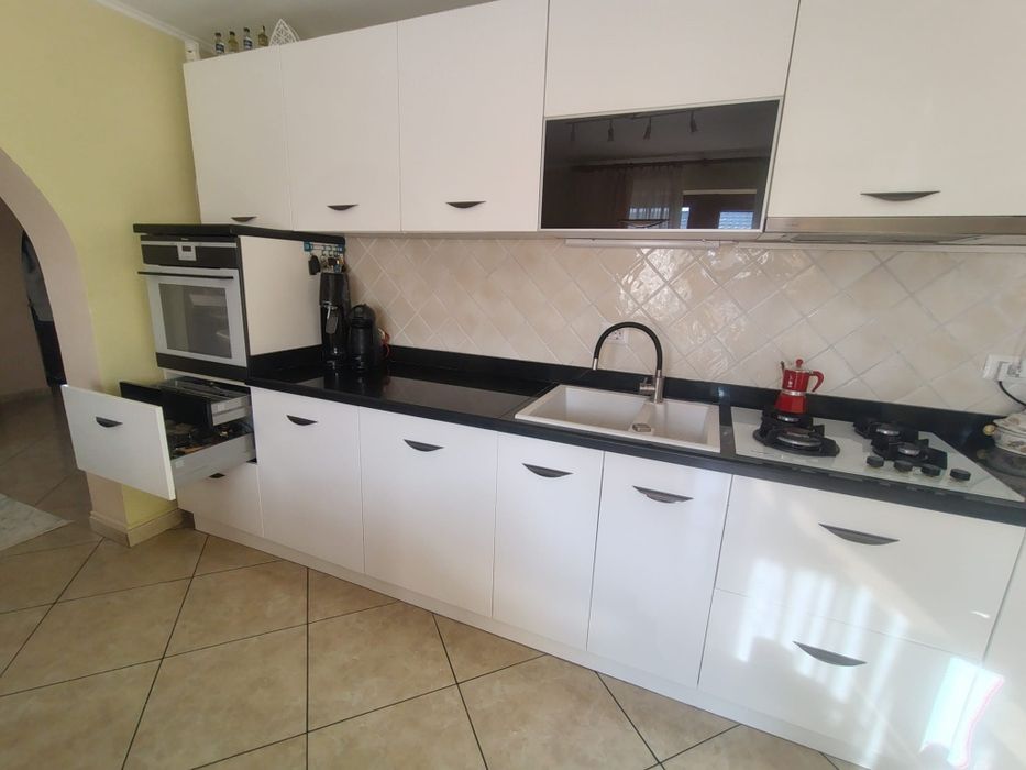 Mobila de bucătărie