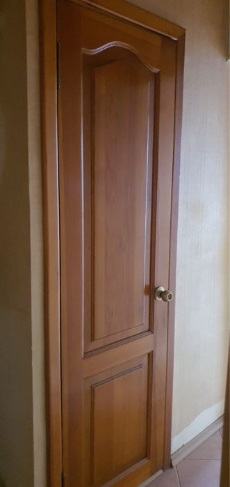 Деревянная дверь