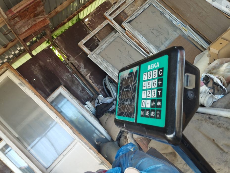 Продам электронные весы  до 100кг