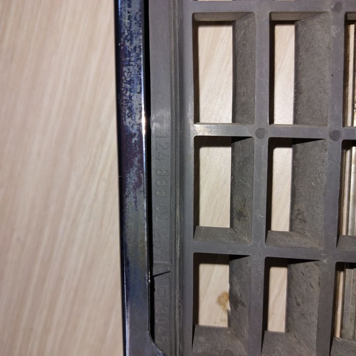 Решетка мерседес 124 ешка оригинал