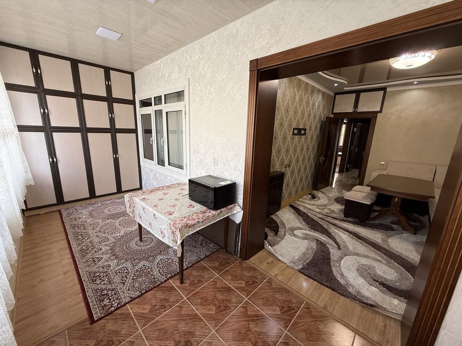 Срочно! Юнусабад-17, «4-дом» Дасаф школа, 3/3/5, 79м2, евро+мебель+тех