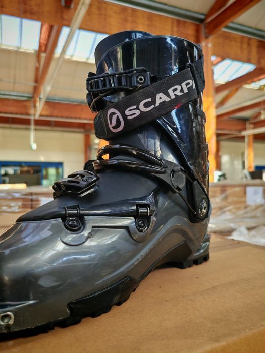 Ски и туристически обувки