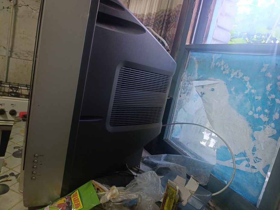 Телевизор старый