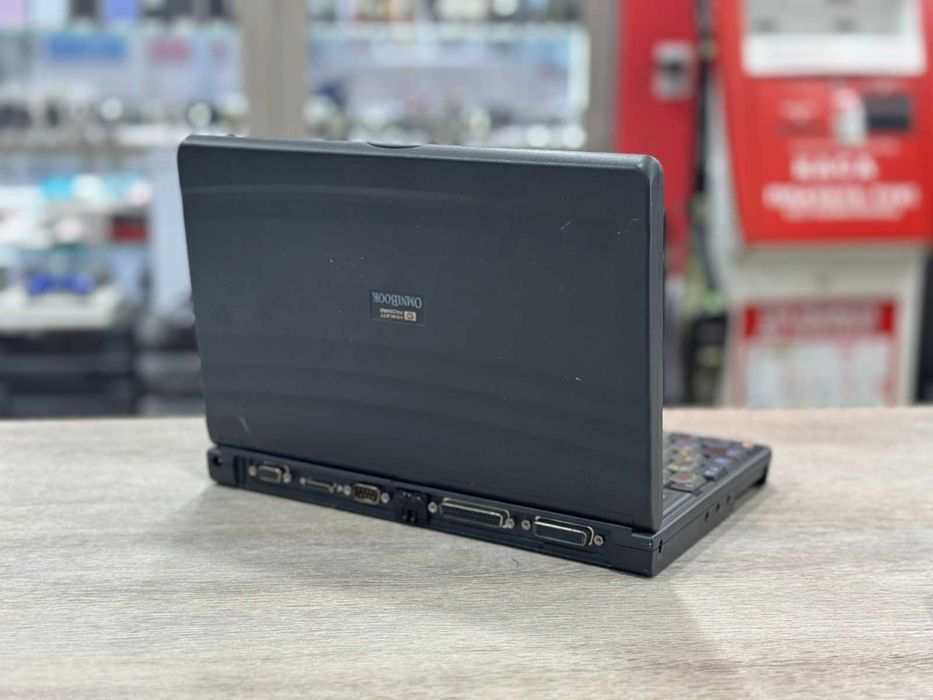 Ретро лаптоп HP OmniBook 800CT