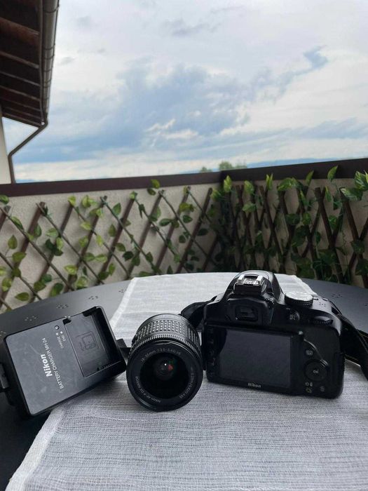 Vând aparat foto Nikon D3400 64k cadre