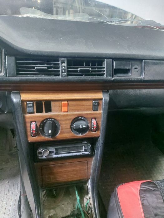 Запчасти 124 мерседес 2.3