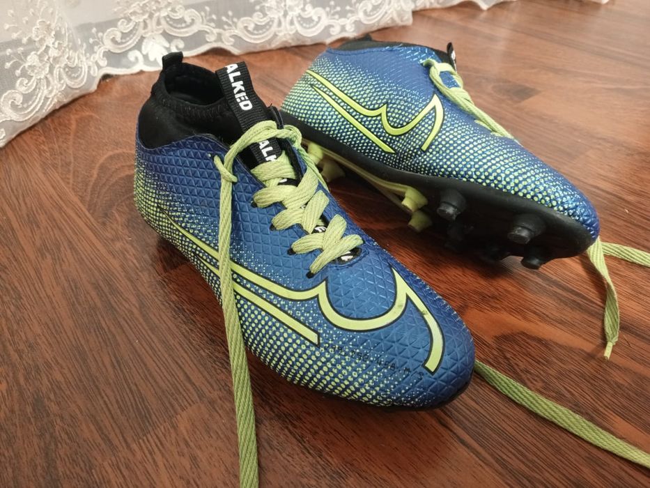 Продам Бутсы качественно