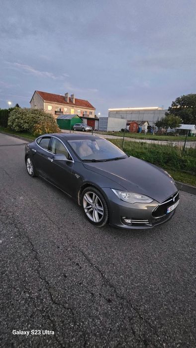 TESLA Model S 0 — imagine 2