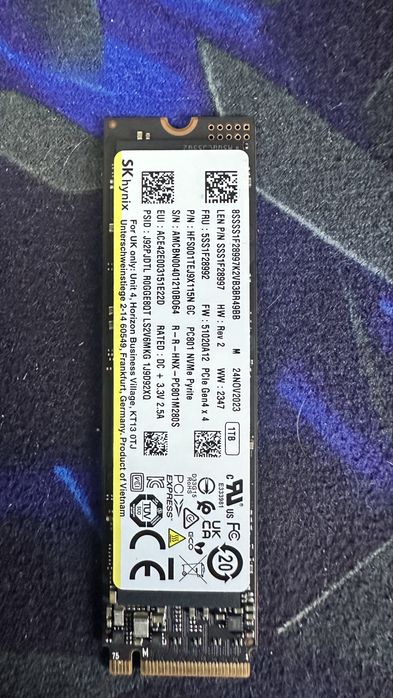 HDD NVME Hynix kingston 1TB, cu 100% sau 98% sănătate rămasă.