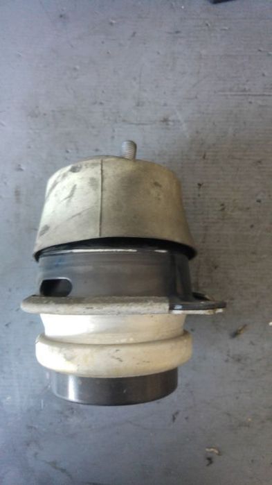 tampon motor 3.0 tdi bug audi q7 4l 7l8199131a