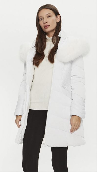 Дамско яке на Guess