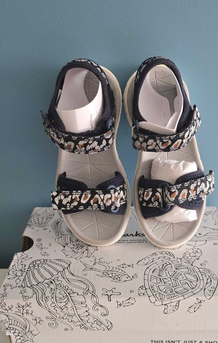 Сандали за момиче НОВИ Primigi 31, Clarks 28