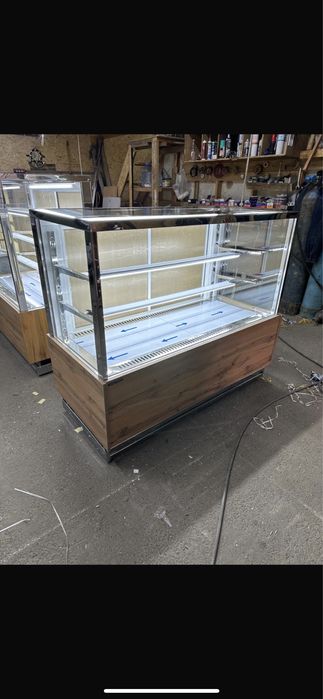 Витринный холодильник