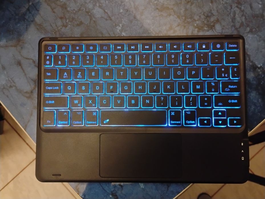 Vând CHESONA iPad 9th generation keyboard se conectează la gens 7 8 9