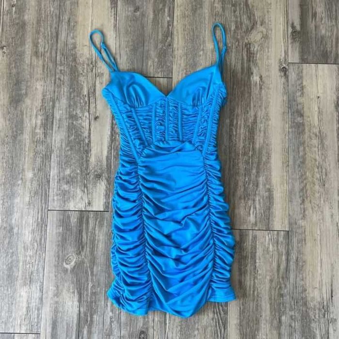 Синя рокля на Зара