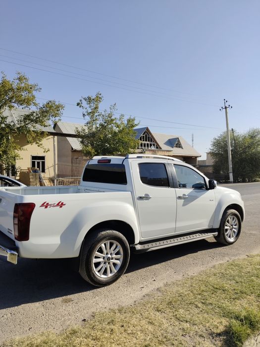 Isuzu dmax 3 turbo