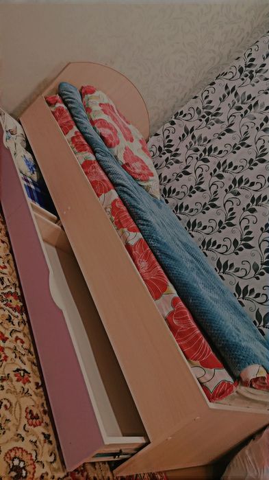 СРОЧНО. Стенка детская + кровать