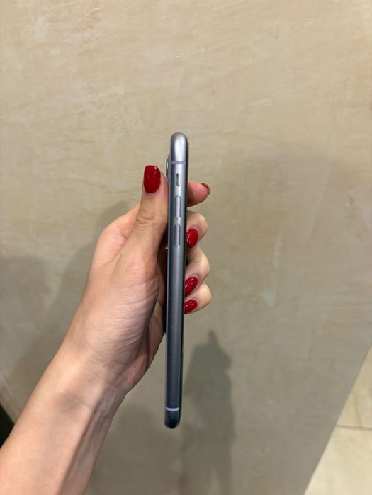 iPhone 11 64GB purple