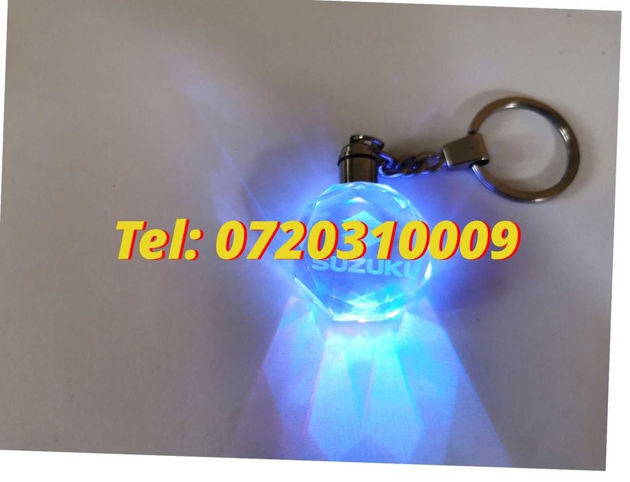 Breloc din sticla cu led cristal 6 culori Subaru