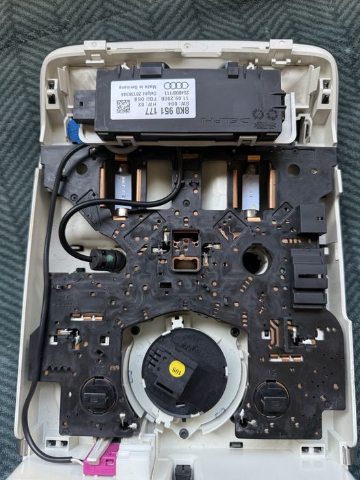 Plafoniera lampa trapa neagra audi a4 b8 b8.5 avant break 8t0947135f