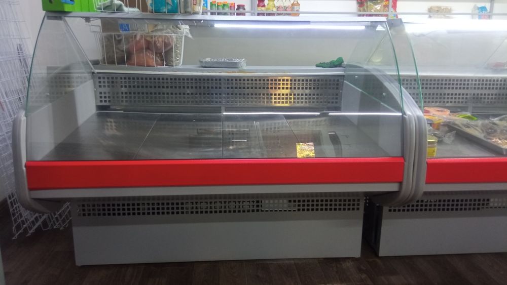 Продам витрину холодильную