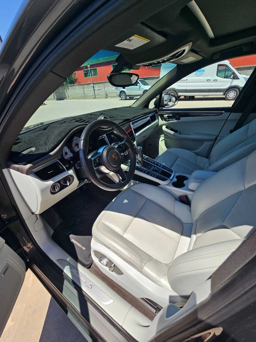 Продавам Porsche Macan S 3.0 бензин 340 кс Sport Chrono Пакет Панорама