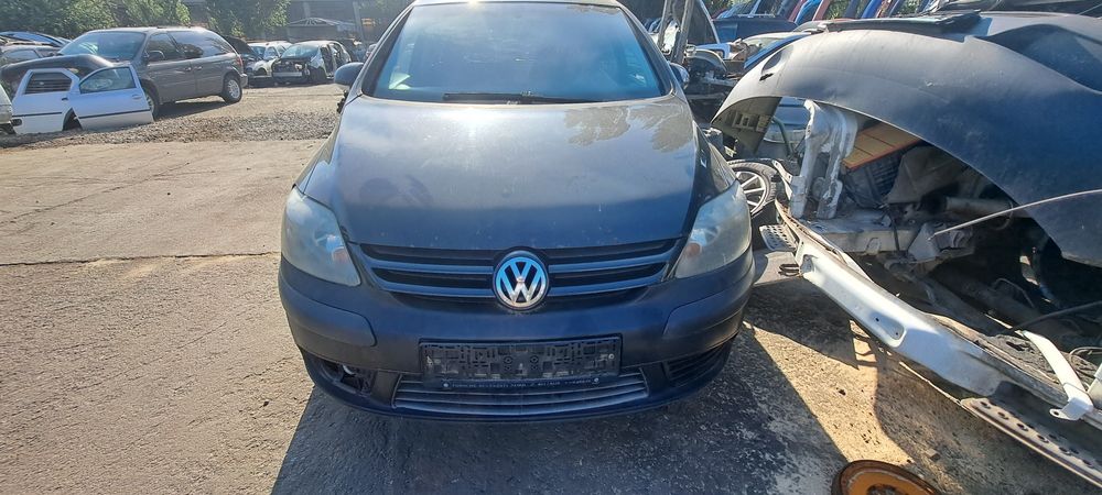 Dezmembrez Volkswagen Golf 5 Plus 2005