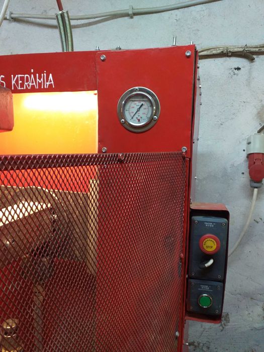 Utilaj industrial semi-automat pentru formare ceramică (300–400 buc)