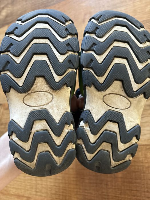 Сандали с высоким задником