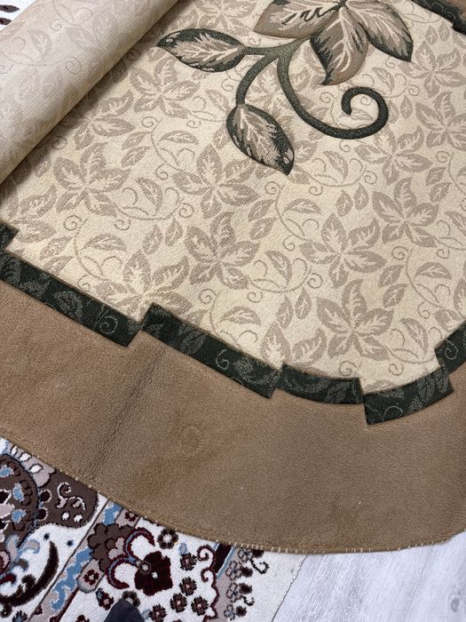 Продам ковер в отличном состоянии