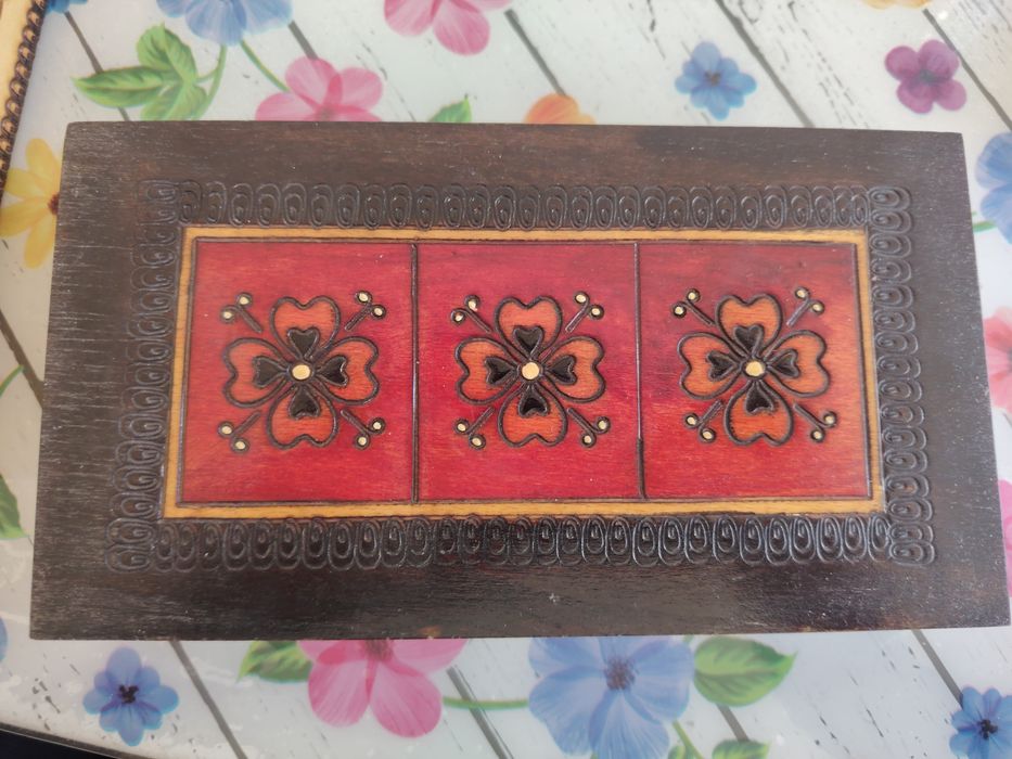 Пирографирани кутии