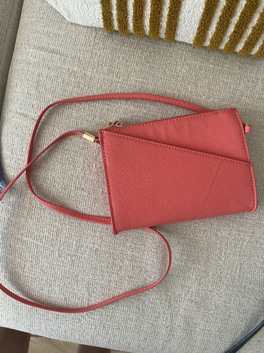 Малка дамска чантичка