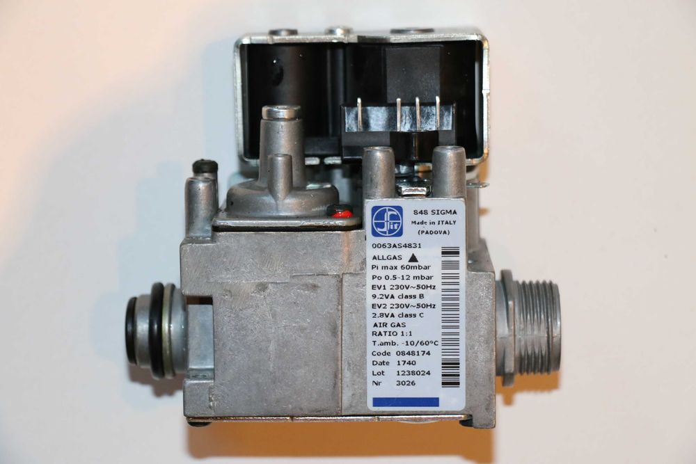 Vana de gaz Sigma 848 centrala termica Ariston Clas Evo Cares HS