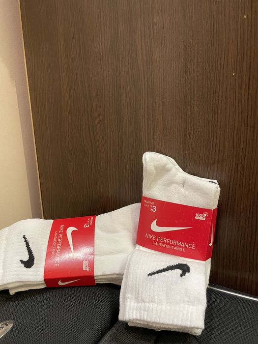Nike бели чорапи