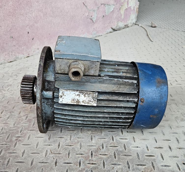 Електромотор 1 брой