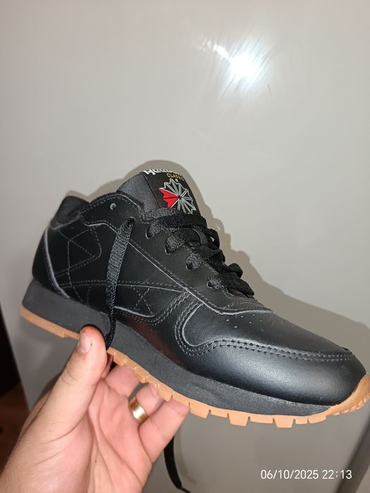 Adidasi reebok Nr 36 noi