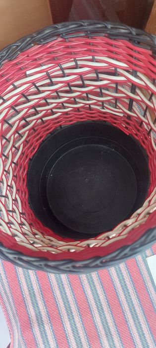 Продам плетёную корзину