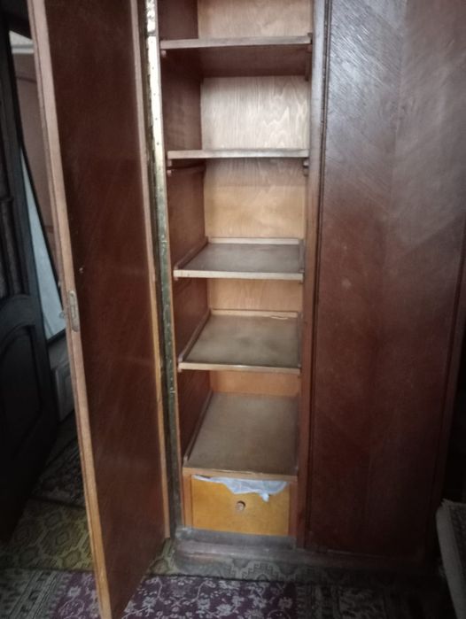Продам шкаф советский