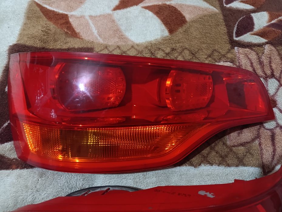 Фары задние на Ауди Q7