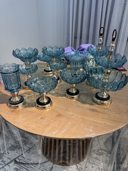 12 адамға арналған ыдыс