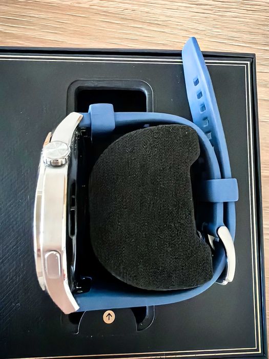 Часовник Huawei Gt5 с гаранция