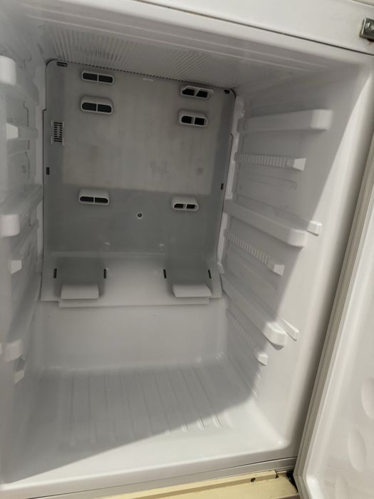 Холодильник Samsung