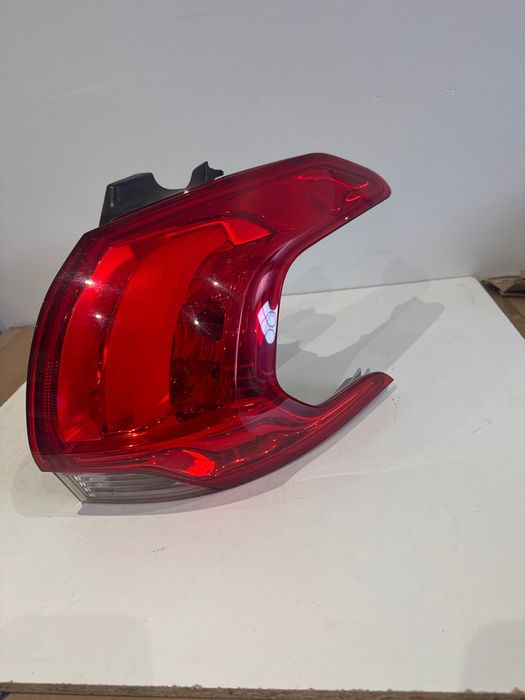 Peugeot 2008 стоп Пежо 2008