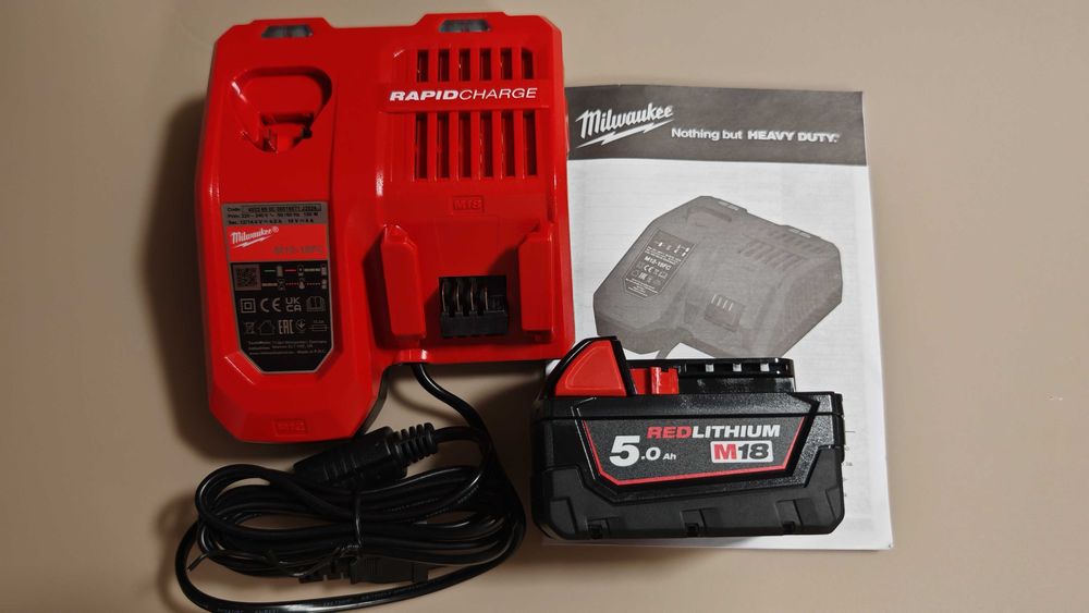 Set de acumulatori Milwaukee 18V + Incarcator rapid m18 HNRG-552