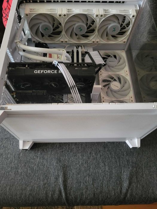 RTX 4060 Ti / Ryzen 7 / 32GB – ТОП геймърски компютър