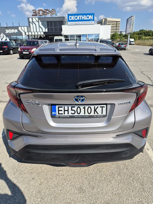 Продавам Toyota CH-R в гаранция
