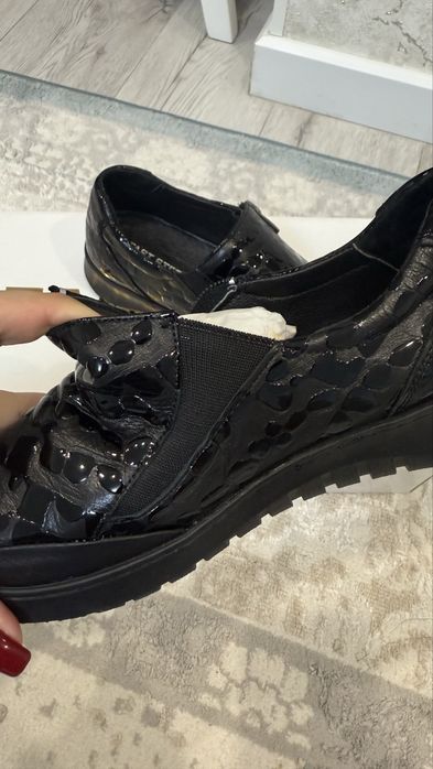 женская кожаная обувь