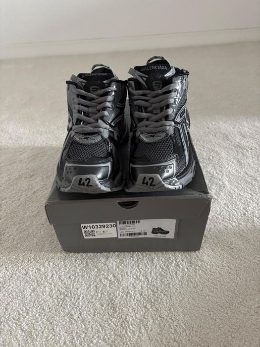 balenciaga runner