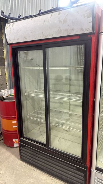 Холодильный шкаф витринный, 2 стеклянные двери, б/у