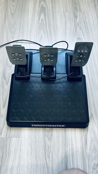 Volan Thrustmaster TX Leather Edition (PC / Xbox) + pedale T3PM